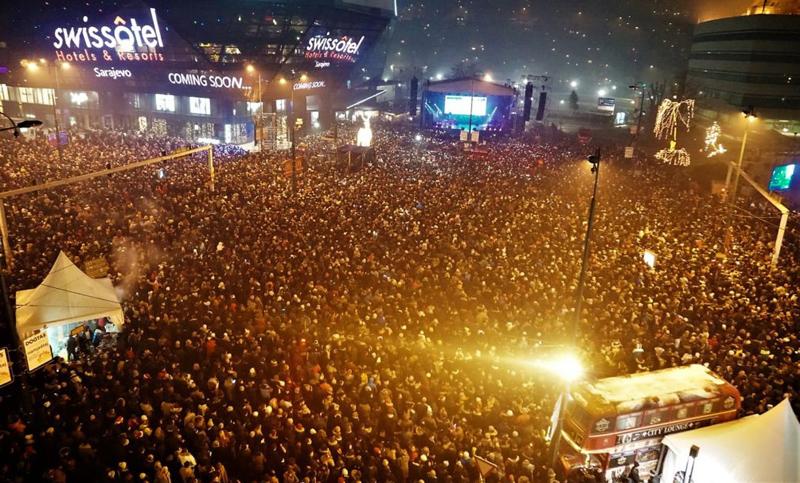 Desetine hiljada ljudi na dočeku Nove 2018. u glavnom bh. gradu - Avaz