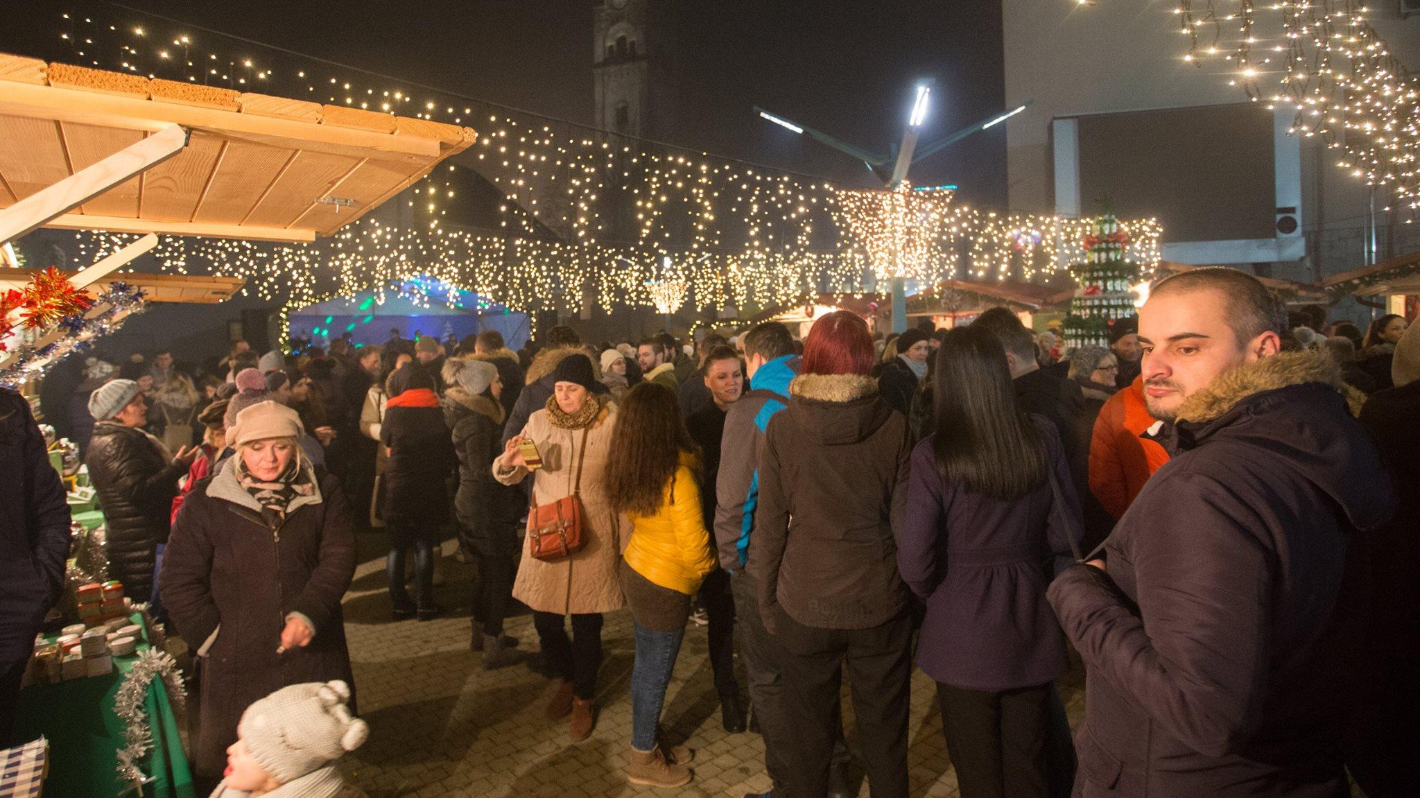 S prošlogodišnje manifestacije “Bihaćka zimska priča”: Druženje na otvorenom - Avaz