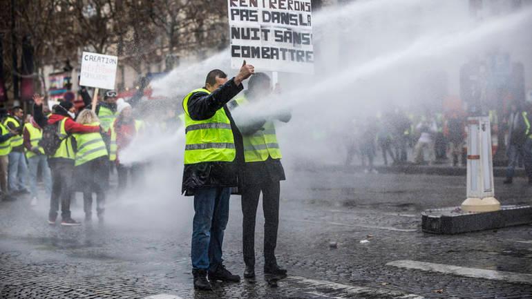 U jučerašnjim demonstracijama učestvovalo gotovo 136.000 ljudi - Avaz