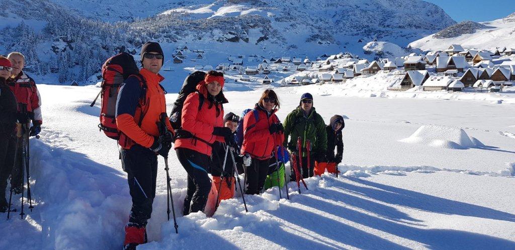 Planinarima su trebala četiri i po sata da sa krpljama stignu do Prokoškog jezera - Avaz