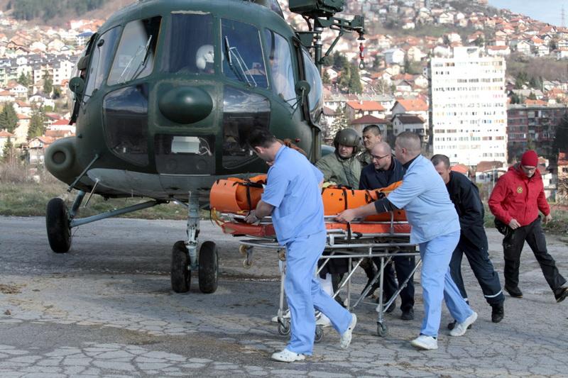 Trenutak kad su Armina helikopterom prevezli u Sarajevo - Avaz