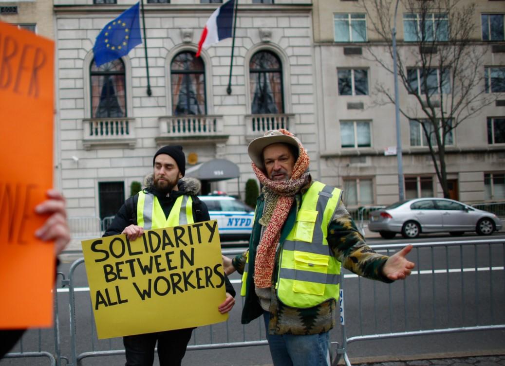 Uhapšen jedan od lidera protesta "žutih prsluka"