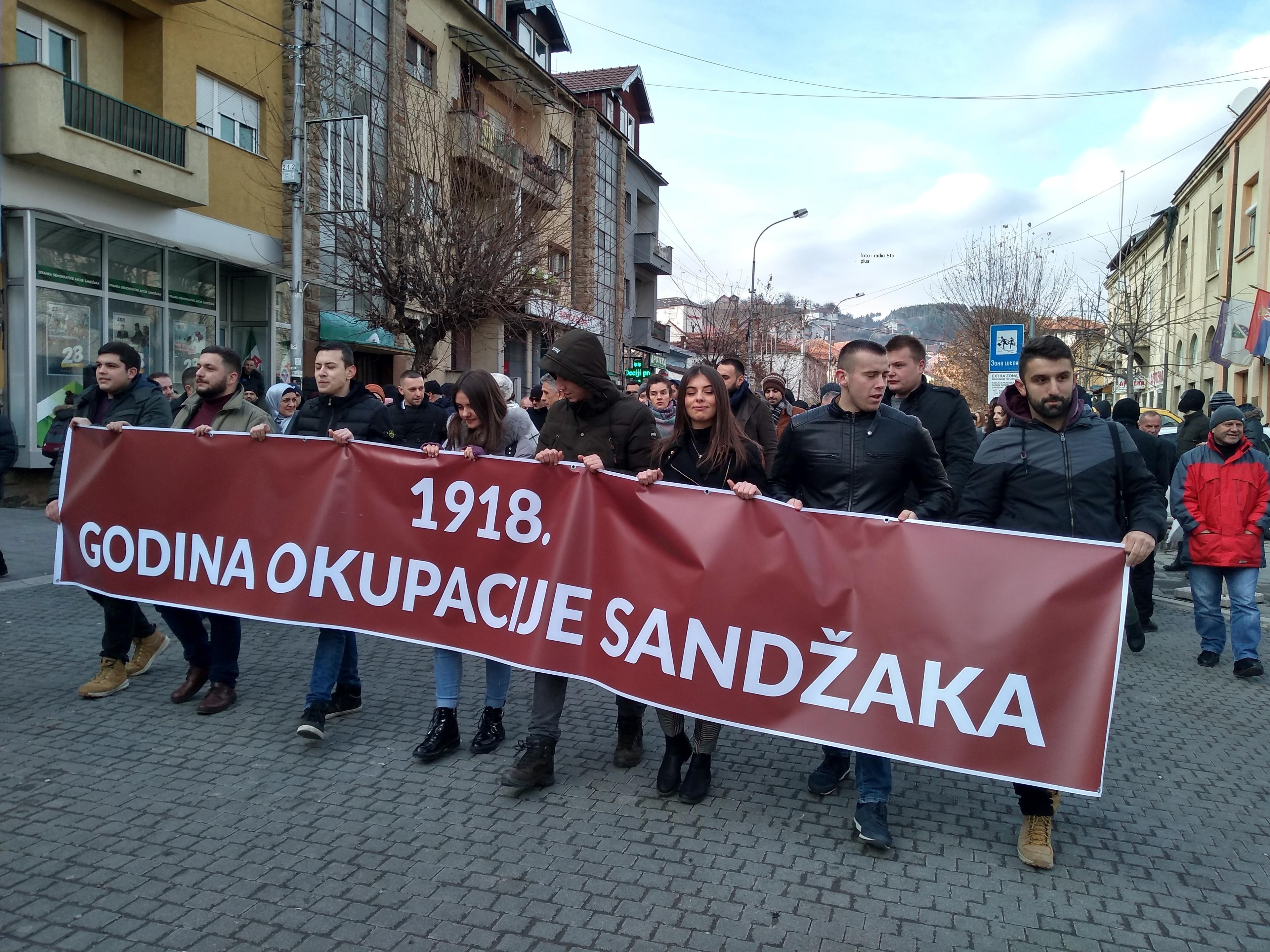 U Novom Pazaru organizirana protestna šetnja: Sandžak je od 1918. godine pod okupacijom