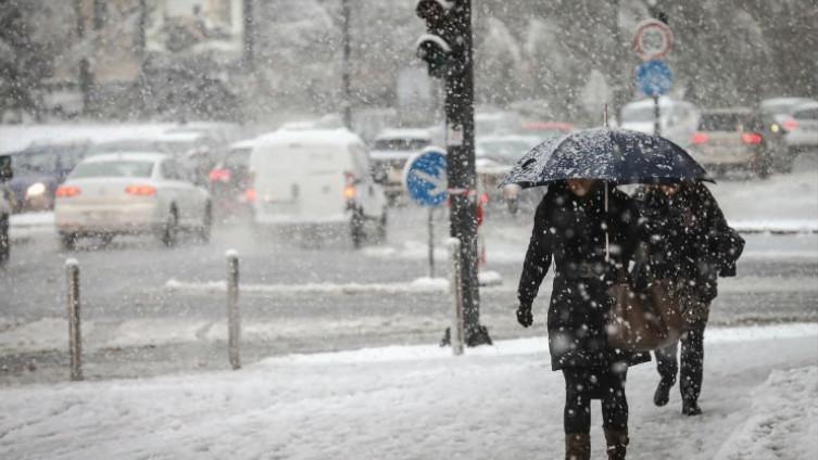 Novogodišnja noć bit će hladna, uz slabe snježne padavine i čist zrak