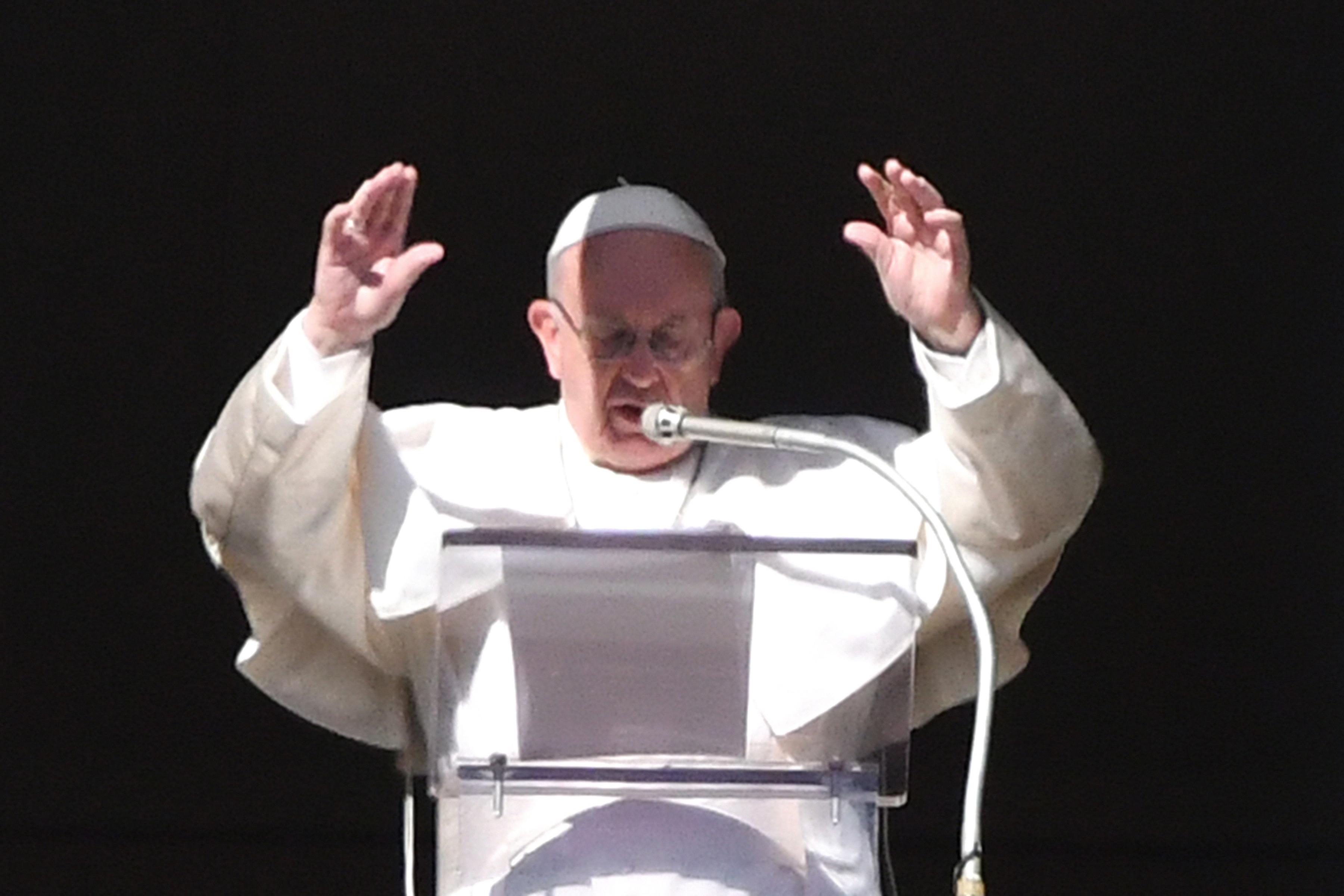 Papa Franjo: Politika je dobra dok je u službi mira