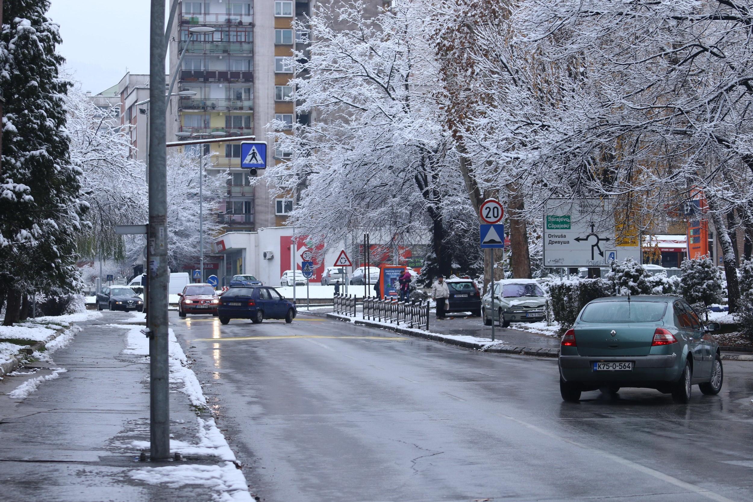 Kolovoz vlažan, odroni na brojnim dionicama