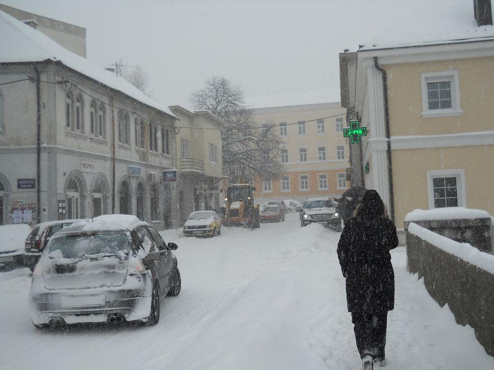 Zbog velikog snijega odgođena nastava u Livnu, Tomislavgradu i Bosanskom Grahovu