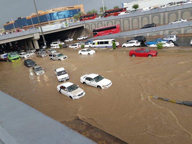 Nevrijeme u Saudijskoj Arabiji: Otkazani letovi, zatvorene škole