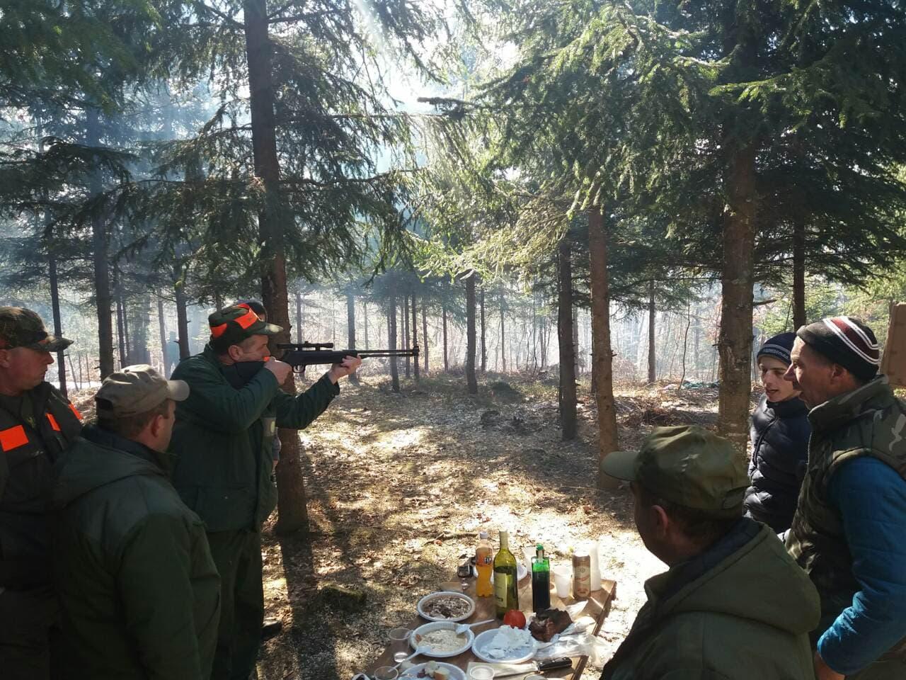 Druženje lovaca - Avaz