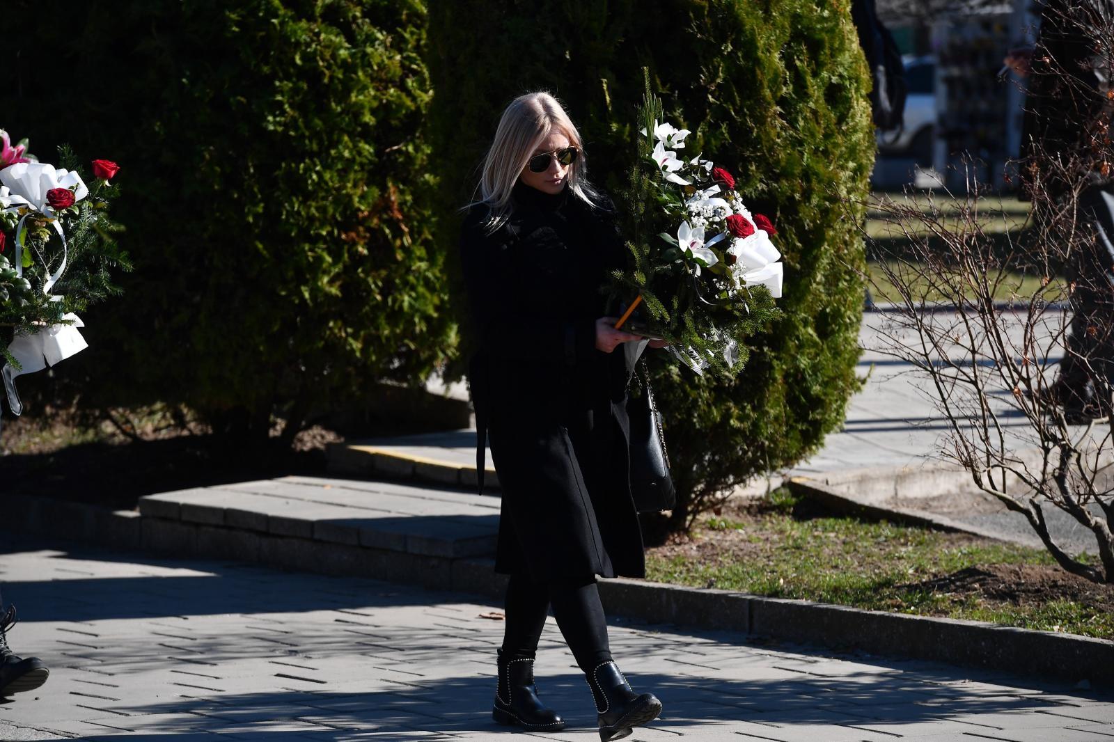 Pogreb Divne Karleuše na Novom bežanijskom groblju - Avaz