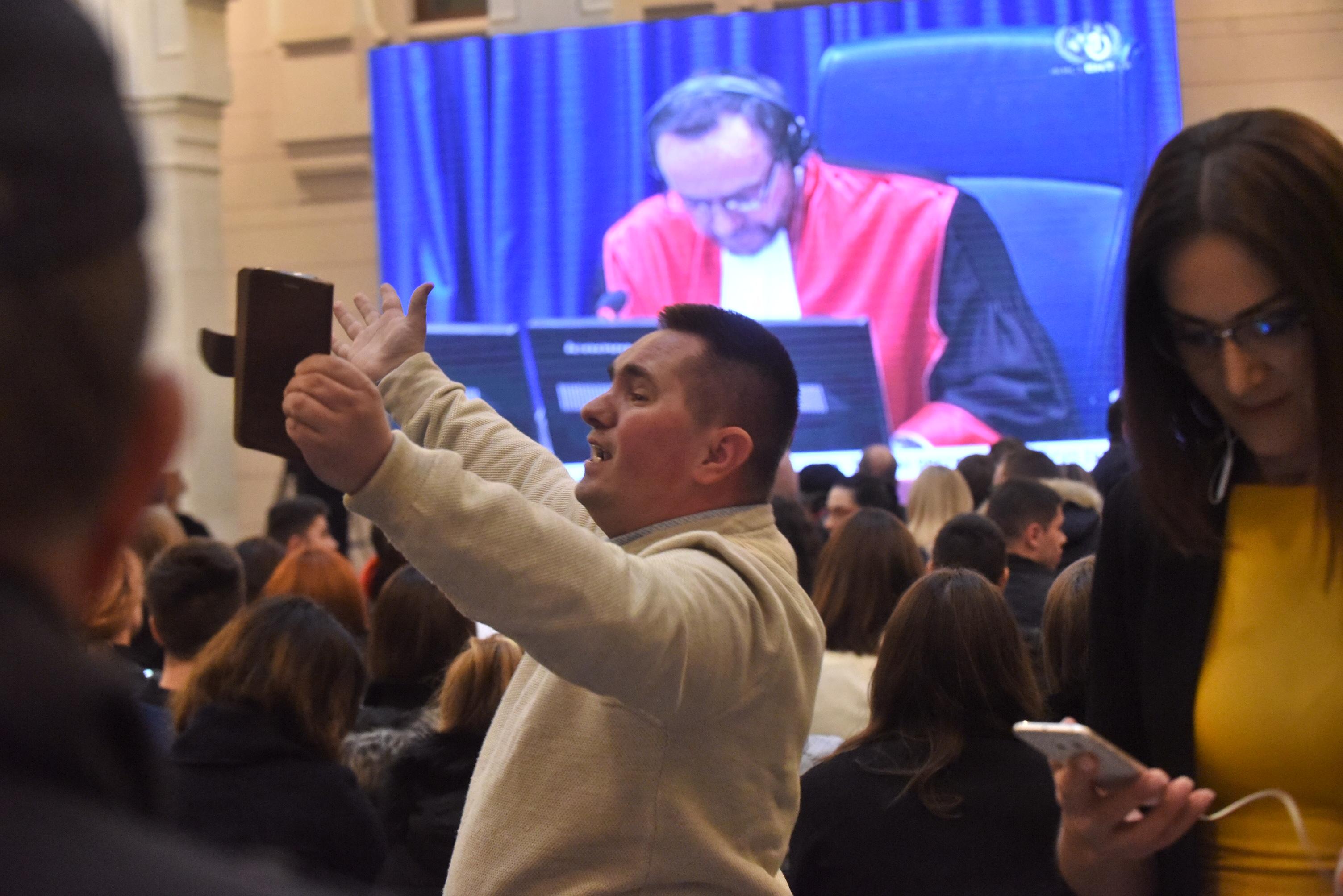 Adel Šabanović u Vijećnici uzvikuje: "Allahu, kazni zločinca" - Avaz