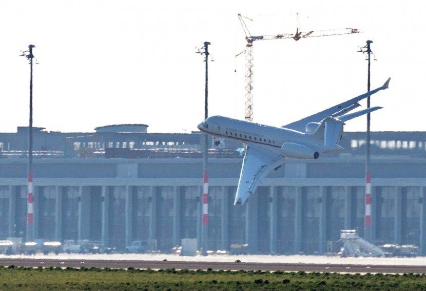 Avion njemačke vlade napravio pometnju na aerodromu u Berlinu