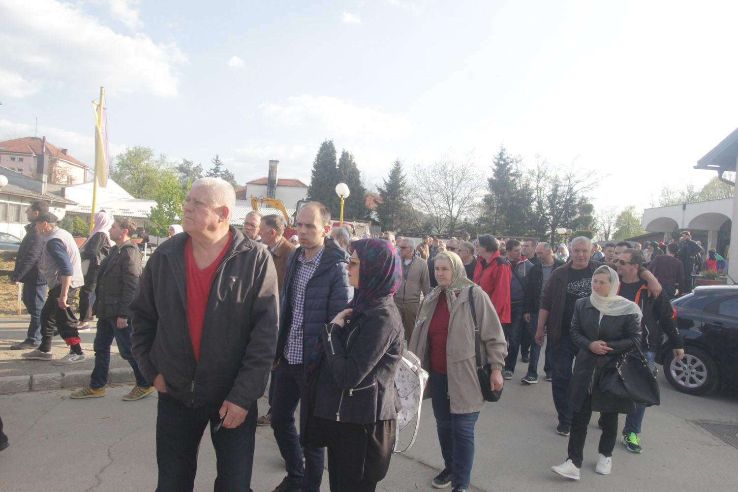 S današnjeg ispraćaja posmrtnih ostataka nevinih vlaseničkih žrtava - Avaz