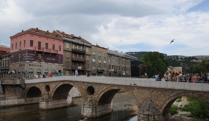 U BiH danas pretežno oblačno, mogući lokalni pljuskovi