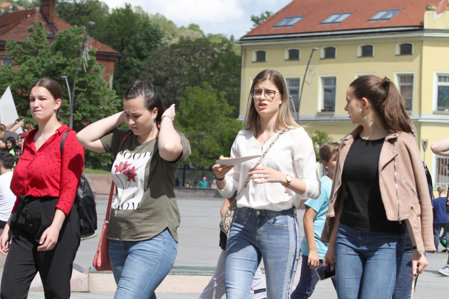 Lijepo vrijeme izmamilo Tuzlake na ulice