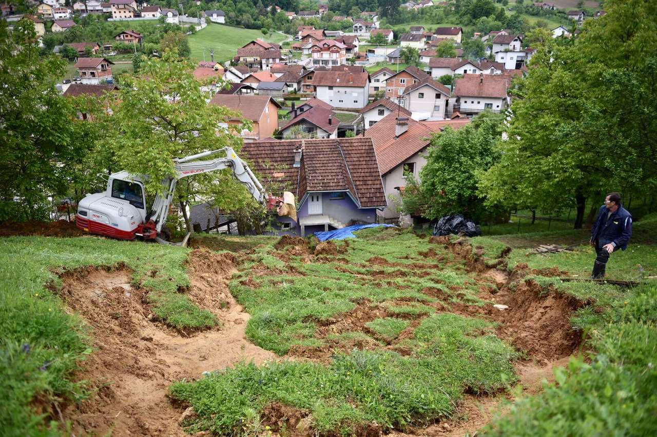 Deset novih klizišta u Banjoj Luci: Naređena hitna intervencija, ugroženi stambeni objekti