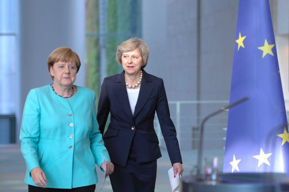 Merkel: Poštujem odluku britanske premijerke Tereze Mej