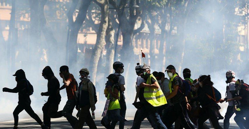 Sukobi demonstranata i policije na protestima "žutih prsluka" u Briselu