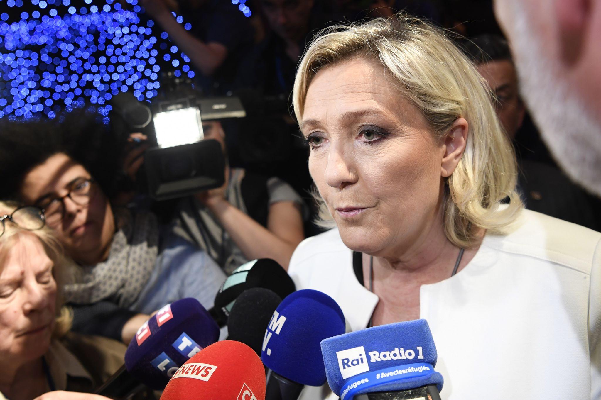 Prema izlaznim anketama: U Francuskoj najviše glasova osvojila stranka Marin le Pen