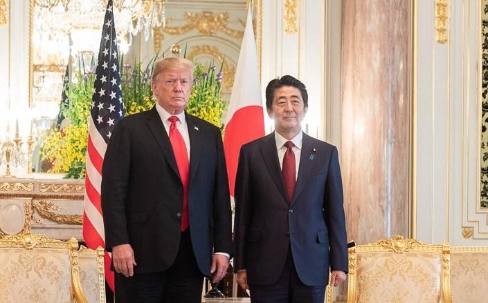 Donald Tramp i Šinzo Abe - Avaz