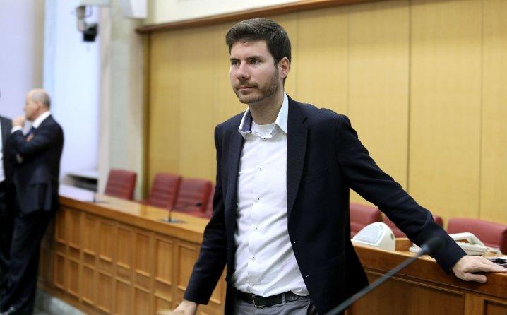 Ivan Pernar, teatralno kao i uvijek: Mogu osnovati 134. stranku, spreman sam ići i u utrku za predsjednika države