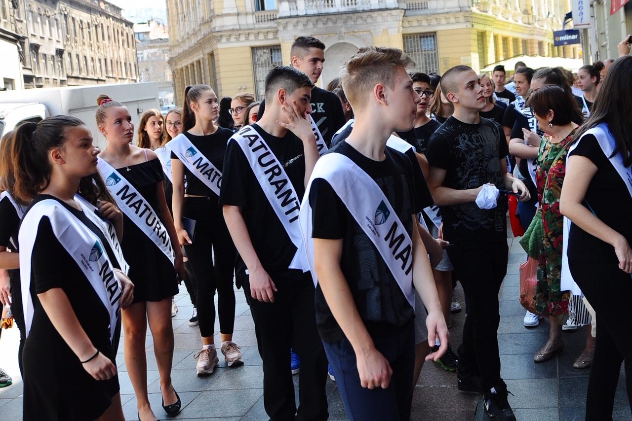 Tradicionalna manifestacija ispraćaja maturanata osnovnih škola - Avaz