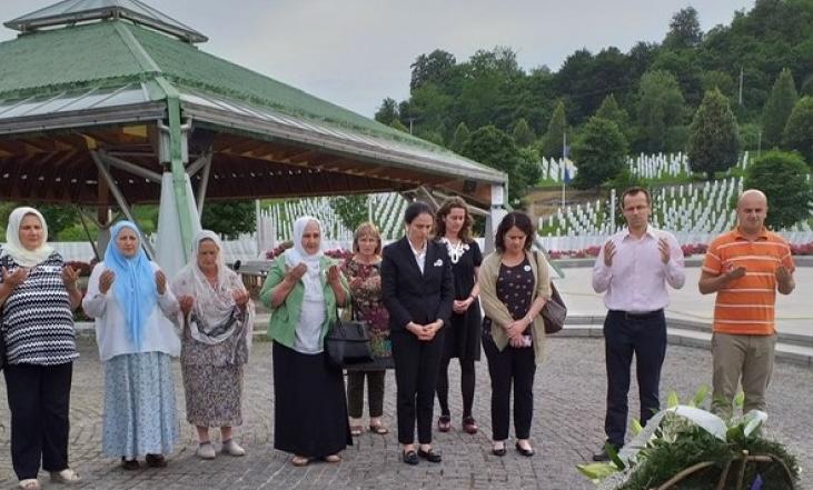 Ambasadorica Kanade odala počast žrtvama genocida u Srebrenici