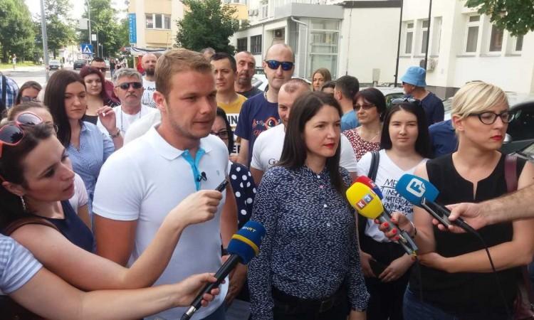 Opozicija najavila nove proteste, trg im nije dozvoljen