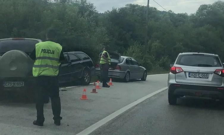 Nesreća kod Trnova: U sudaru dva vozila povrijeđeno šest osoba