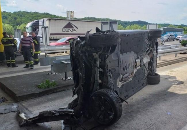 Vatrogasci 45 minuta izvlačili ljude iz smrskanog automobila: Objavljen snimak udesa