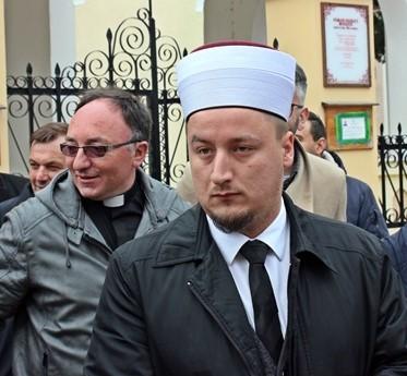 Imam Mustafić: Došli su mi pod prozor i pjevali “Ne volim te Alija, zato što si balija” i pjesme o Draži, četnicima, Srebrenici...