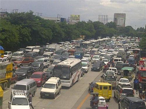 Commonwealth Avenue – Filipini - Avaz