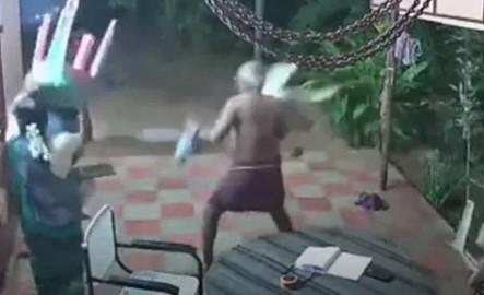 Nevjerovatan snimak: Lopovi mačetama napali baku i djeda, oni ih isprebijali stolicama