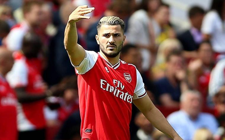 Sead Kolašinac spektakularno dočekan na Emiratesu