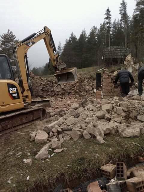 Bagerom pretraživali zgarište kuće 54-godišnjaka - Avaz