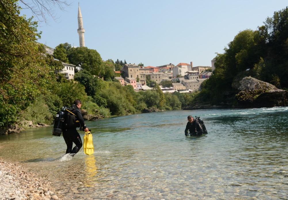 Potraga za tijelom migranta u Mostaru okončana bez rezultata