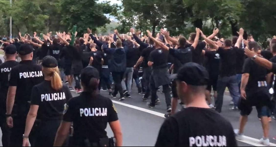 Iako su napustili tribine, na stadionu puštena himna BH Fanaticosa