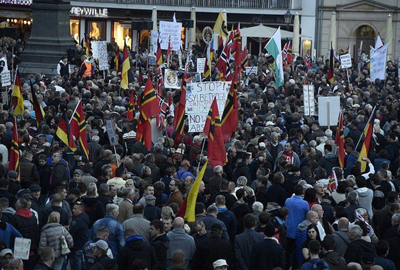 Protesti za i protiv migranata nisu riješili dileme - Avaz