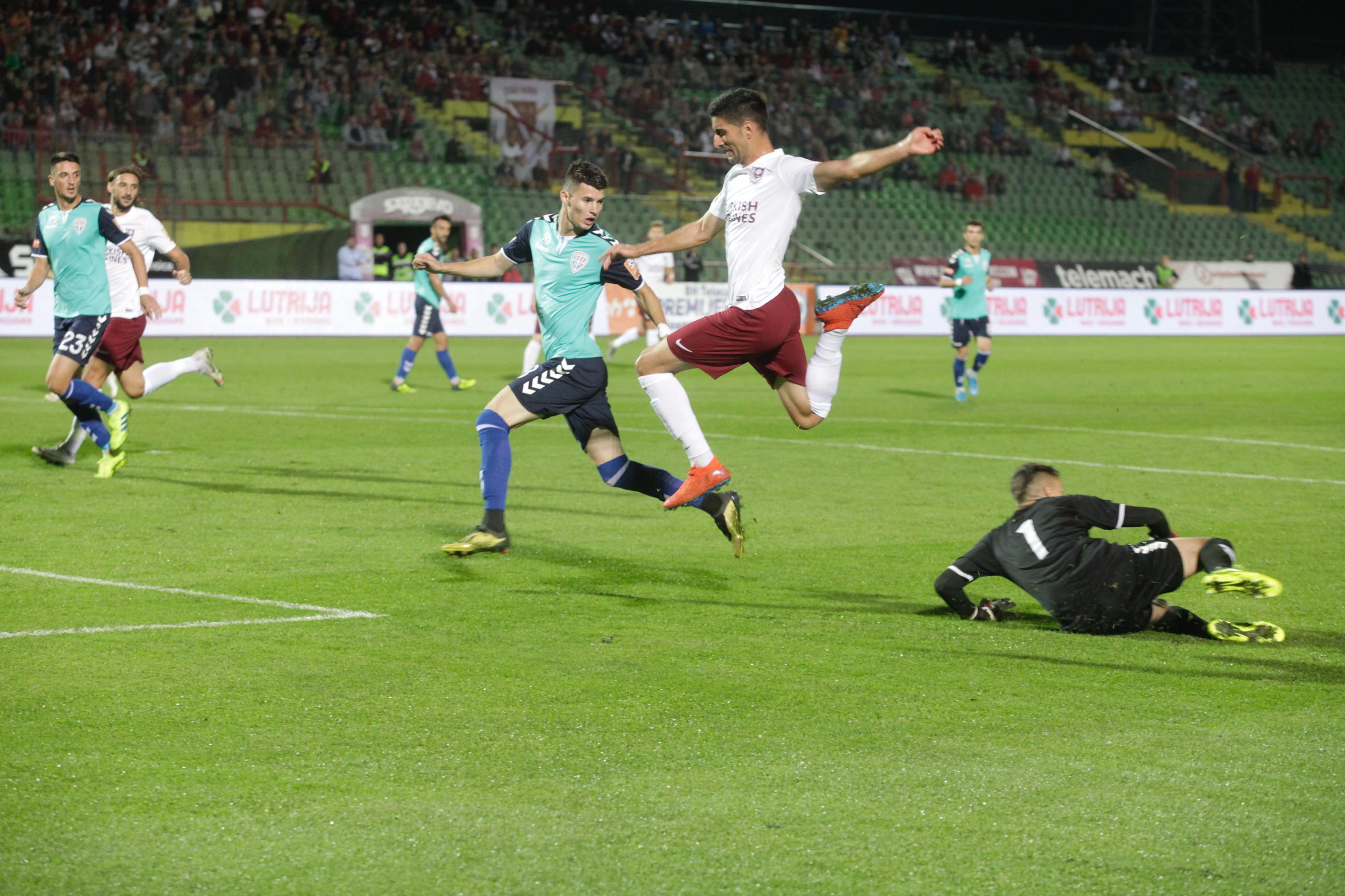 Jedna od akcija igrača FK Sarajeva - Avaz