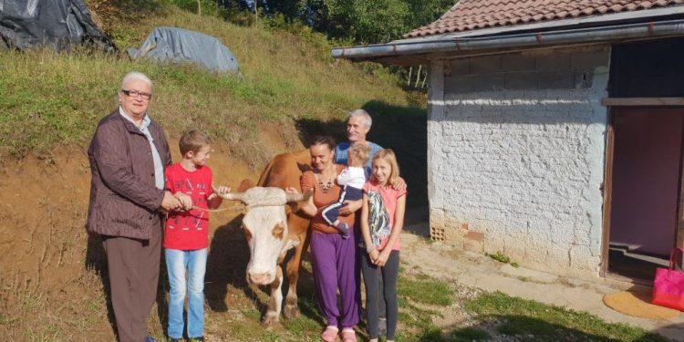 Porodica sretna zbog donacije - Avaz