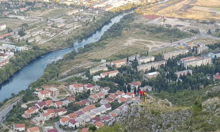 Spasioci u akciji izvlačenja koza zaglavljenih na brdu Hum iznad Mostara