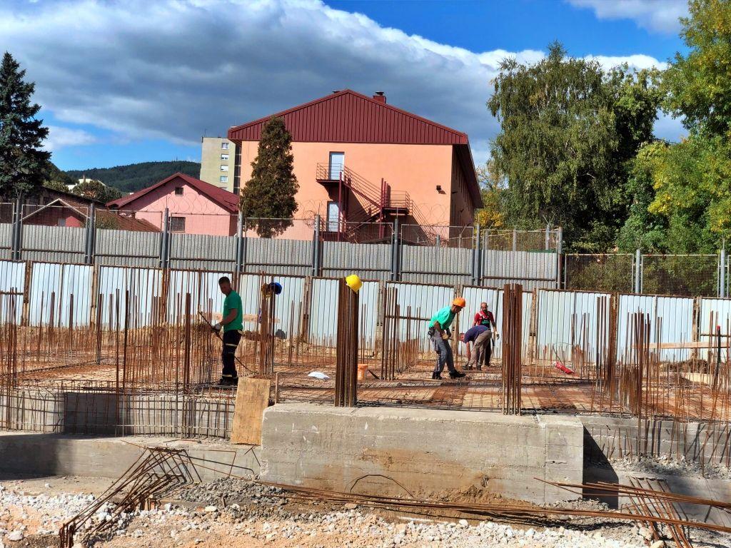 Radnici užurbano rade - Avaz