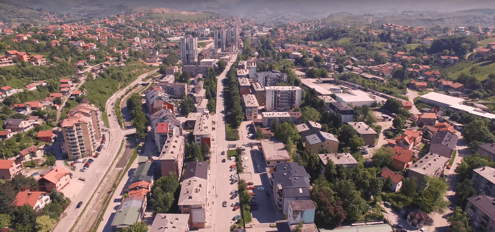 U Tuzli akademija u povodu Dana učitelja, u Kaknju doček Amela Tuke