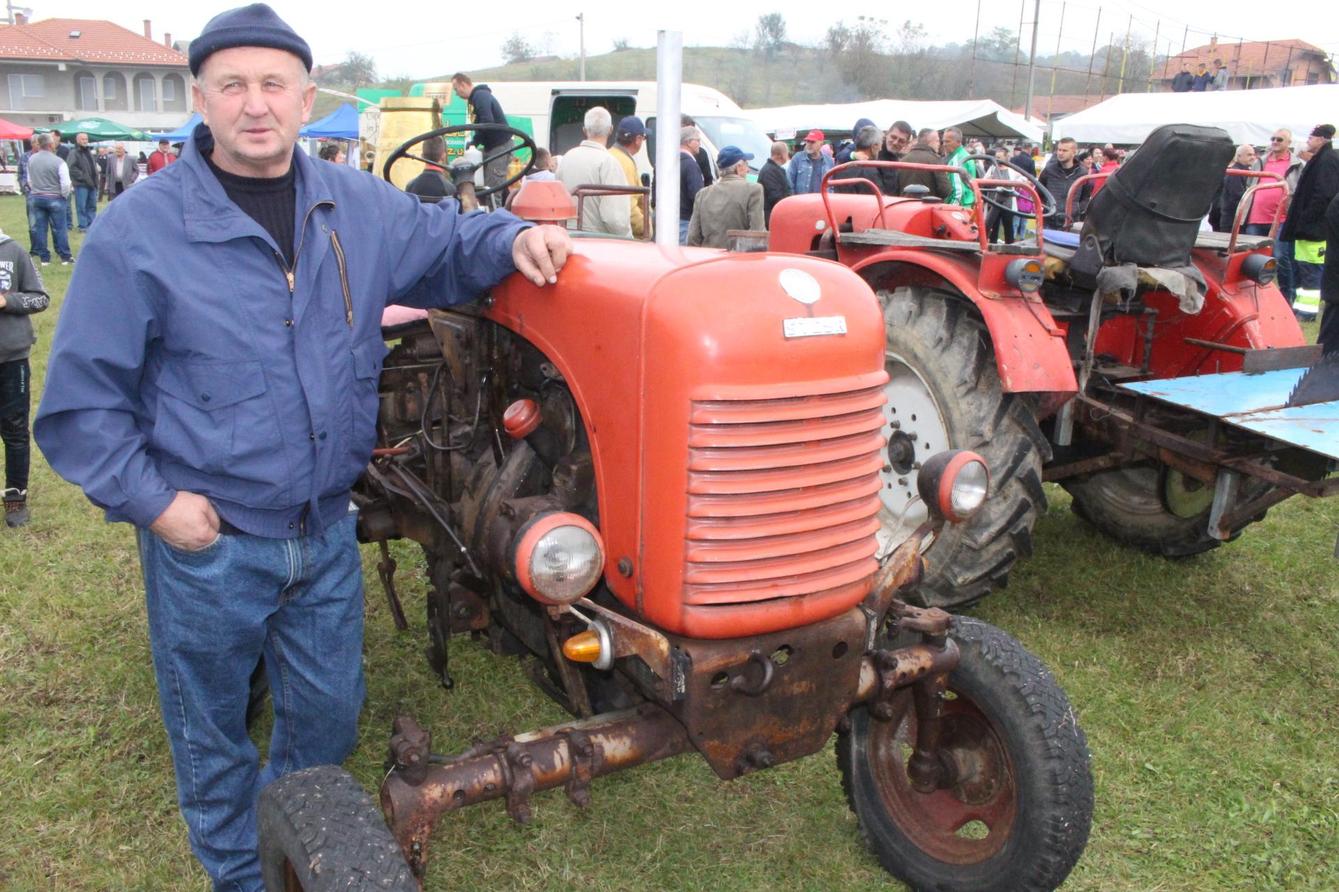 Rijetko viđeno: Miralem vozi traktor Porsche iz 1955.