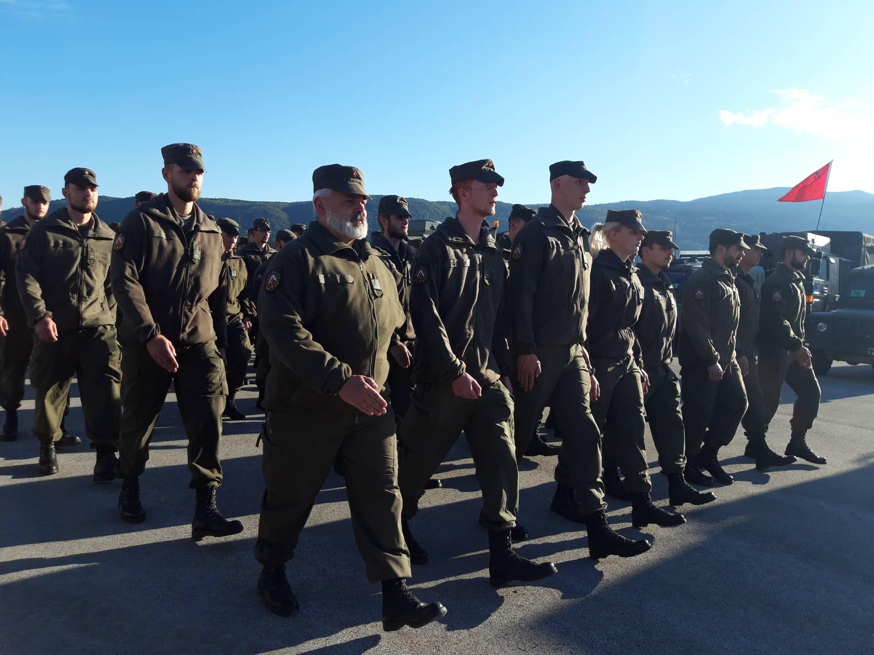 Postrojavanje EUFOR-ovih snaga - Avaz