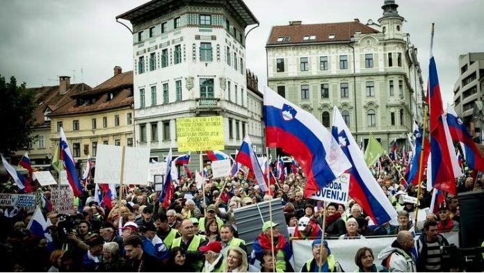 Više hiljada ljudi na protestu protiv slovenske vlade