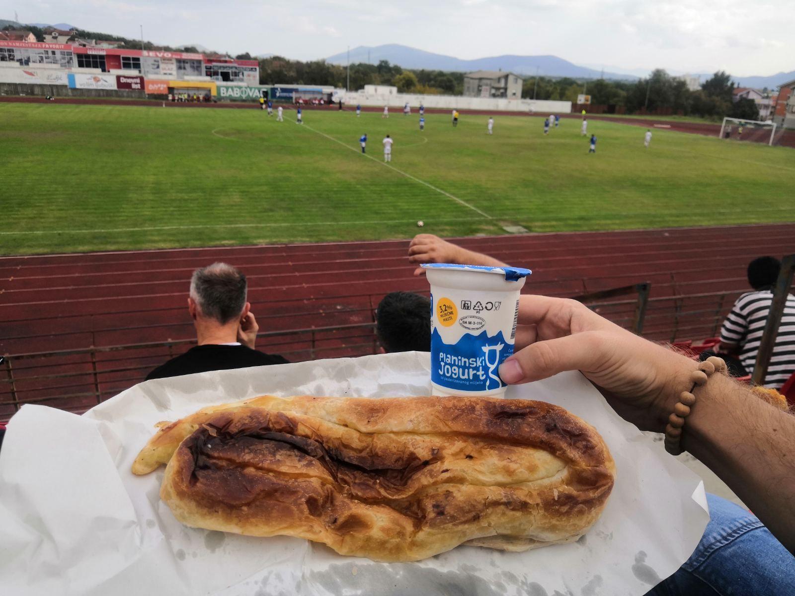 Samo se u Bosni ovako gleda utakmica: Jug, jogurt i burek, ali uz važnu napomenu