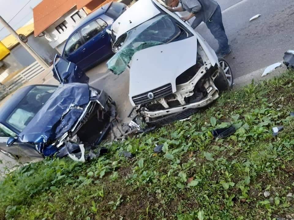 Teška saobraćajna nesreća na raskrsnici u Velikoj Kladuši, jedna osoba poginula