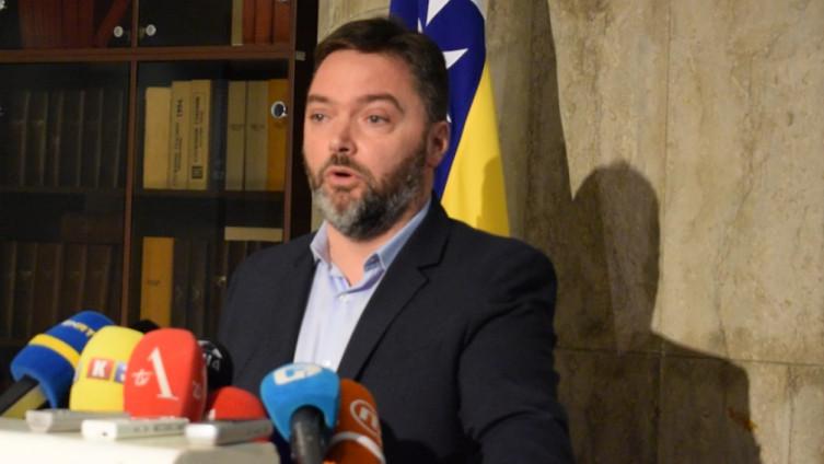 Košarac: Problem stanuje tamo gdje SDA ima većinu i može da ucjenjuje