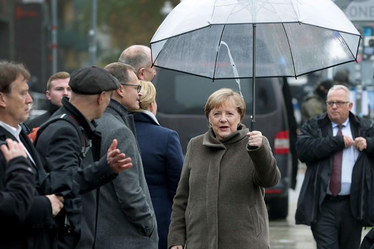 Merkel pozvala Evropu da razvija nove sisteme naoružanja